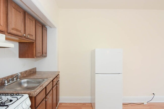 Foto del edificio - 3335 W Diversey Ave