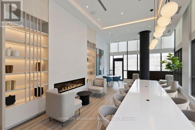 Photo du bâtiment - 325-3325 Yorkland Blvd