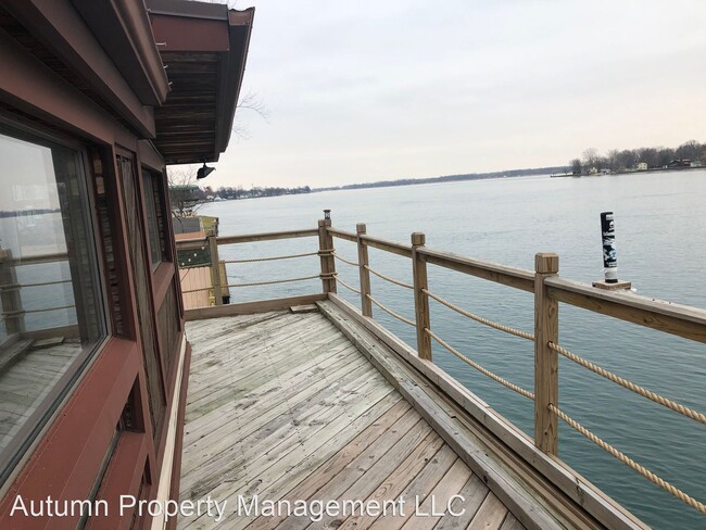 Building Photo - 2 br, 1 bath House - 210 Saint Clair River...