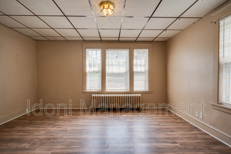 Primary Photo - 155 Southmayd Rd