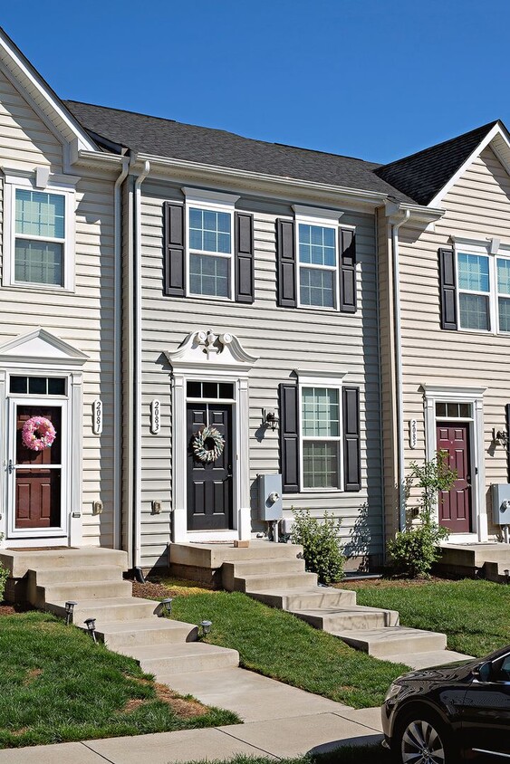 Foto del edificio - Riverwood Townhome Near NGIC, CHO Airport,...