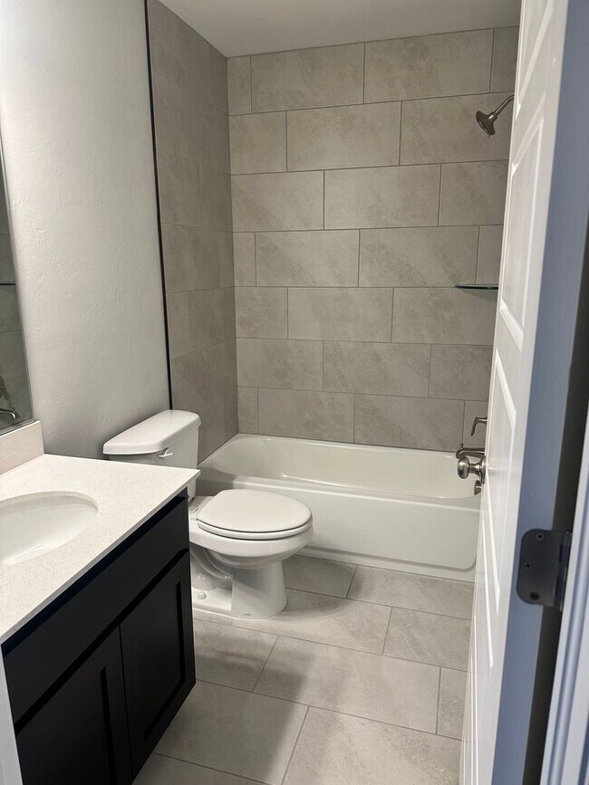 Foto del edificio - 1st Month Free!