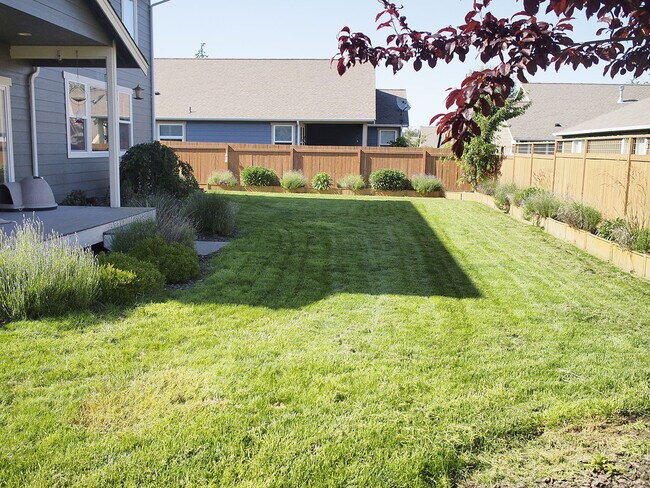Building Photo - Impressive Dog Friendly Home Available!