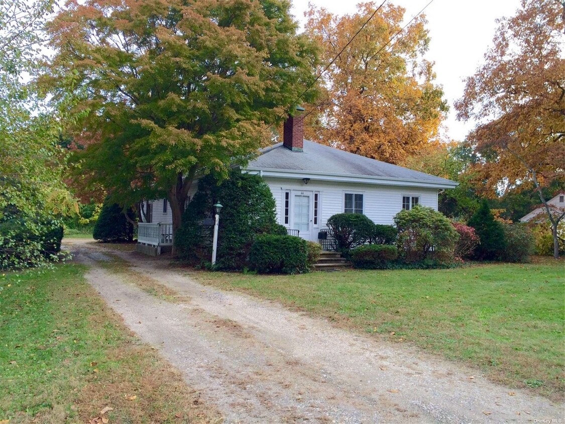 44 Atterbury Dr, Smithtown, NY 11787 House Rental in Smithtown, NY