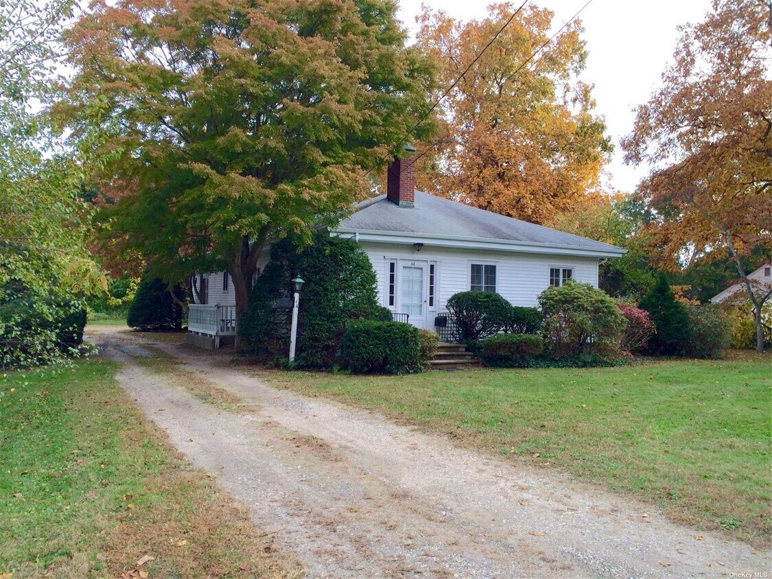 44 Atterbury Dr, Smithtown, NY 11787 House Rental in Smithtown, NY