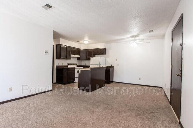 Foto del edificio - 900 N Waco Ave