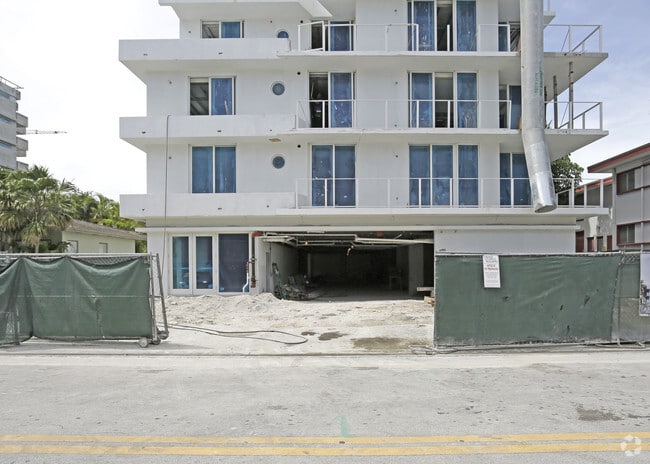 Building Photo - Pearl House