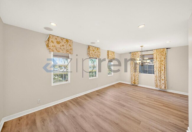 Foto del edificio - 4183 Vía Napoli