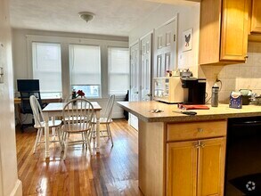 Building Photo - 223-225 Summer St. Unit 3L