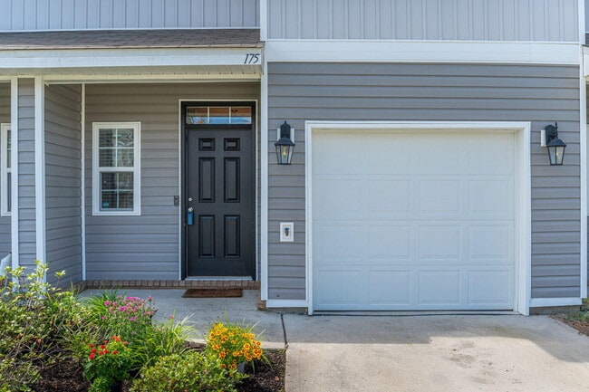 Building Photo - 175 Iron Horse Dr E