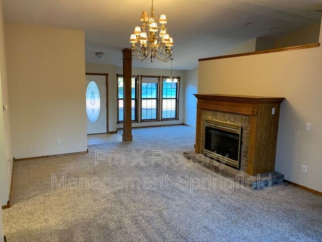 Building Photo - 1563 W Pheasant Run St