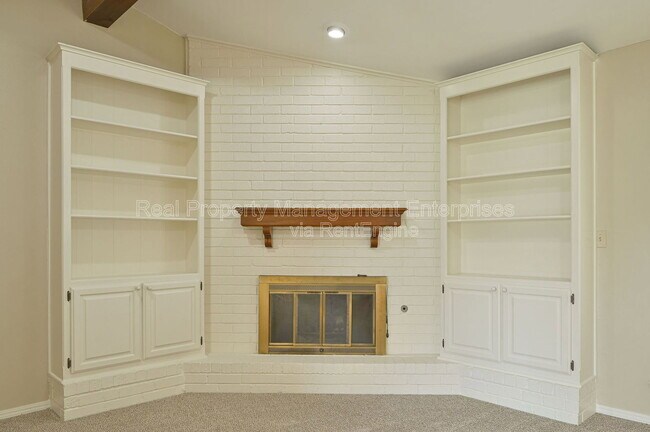 Foto del edificio - 7016 Stonycreek Dr