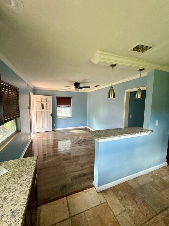 Foto del edificio - Great 3 Bedroom for rent! Reasonable Rent!