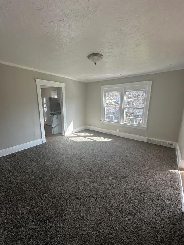 Foto del edificio - 7613 Bancroft Ave