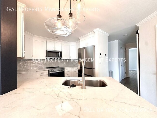 Foto del edificio - 1038 Southwest Dr