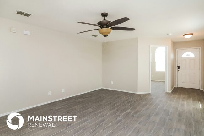 Foto del edificio - 212 Cres Ridge Dr