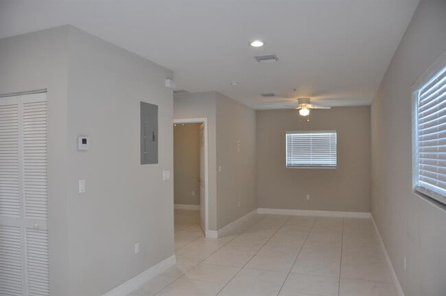 Foto del edificio - 1612 NW 6th St