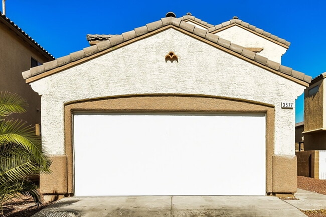 Building Photo - 3577 Chelsea Grove St