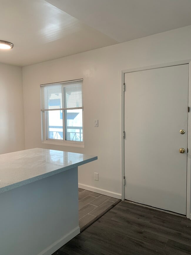 Building Photo - 1451 Manhattan Beach Blvd