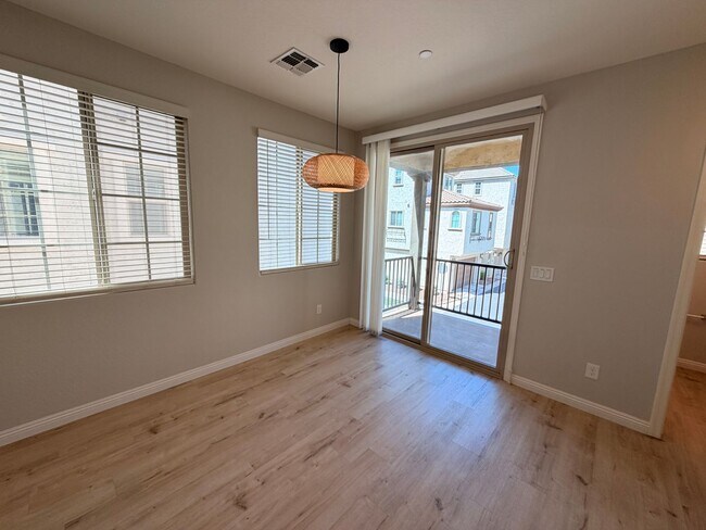 Building Photo - Gilbert *Gated* Town Home *NEW* Custom Paint Two Primary Bedrooms & *NO* Carpet!