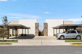 Building Photo - 11 Javalina Ave