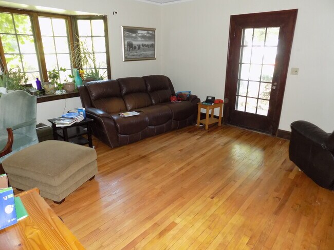 Foto del edificio - 2808 Winthrop Rd