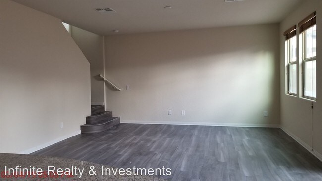 Building Photo - 3 br, 2.5 bath House - 283 Woodland Moss Road