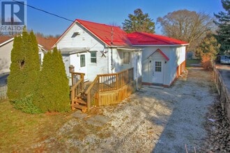 Building Photo - 146 Emerson Ave