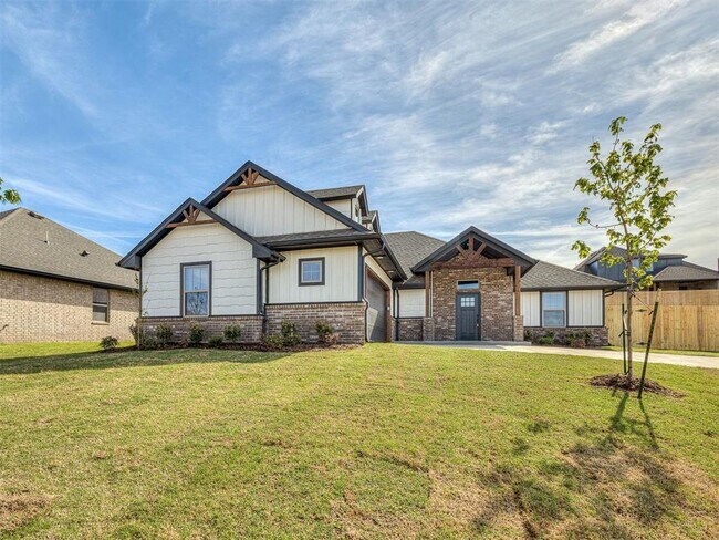 Foto del edificio - 8401 HazelWood Wy