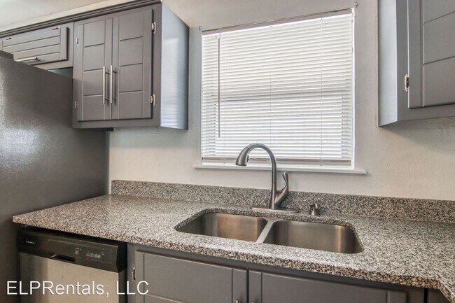 Building Photo - 4 br, 2 bath House - 10448 Palomino St.