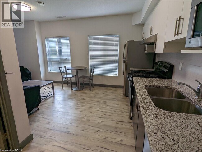 Photo du bâtiment - 258 B SUNVIEW Street Unit# 263