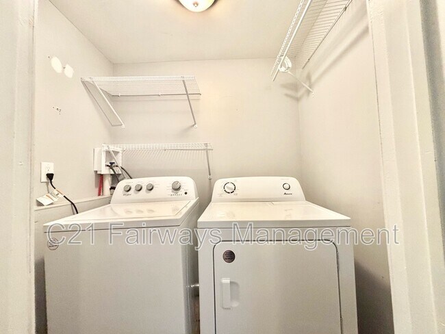 Foto del edificio - 11790 PA-993