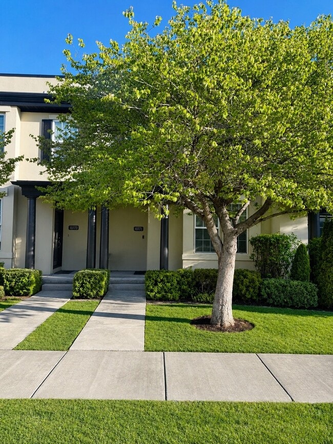 Building Photo - 10771 Ozarks Dr