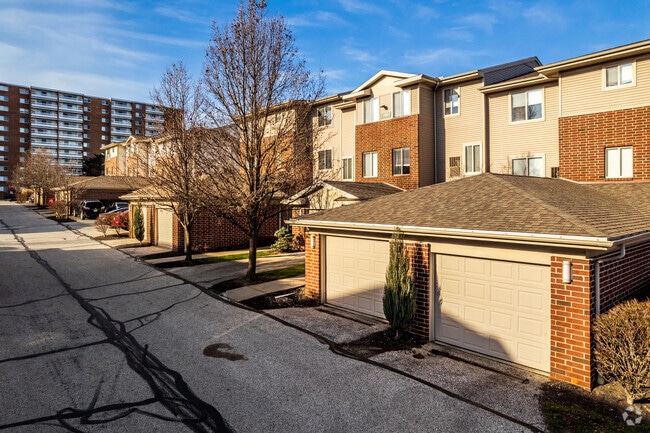 Building Photo - Pine Ridge Apartments