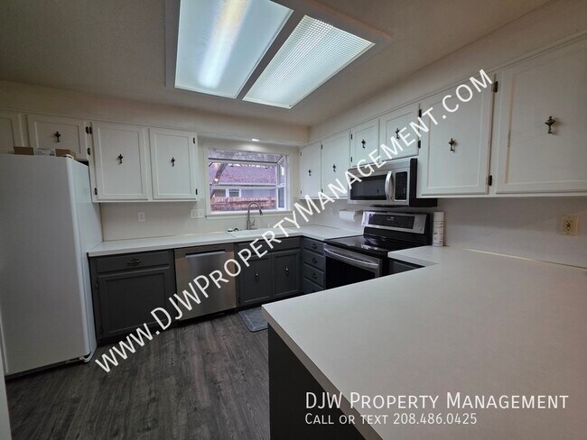 Foto del edificio - 9144 W Dalton Pl