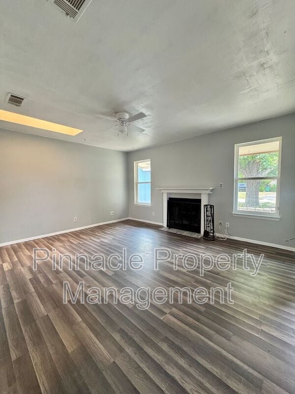 Building Photo - 1014 Alpha Cir