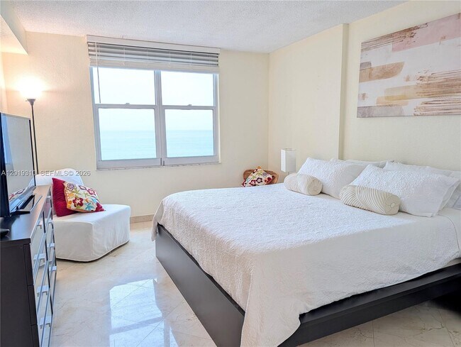 Foto del edificio - 2501 S Ocean Dr