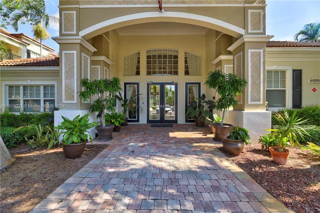 Foto principal - 5860 W Sample Rd