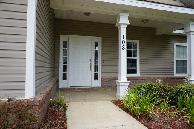 Building Photo - 108 Creve Core Dr