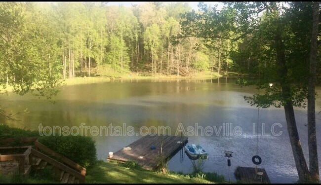 Foto del edificio - 4 Coma Lk Ln