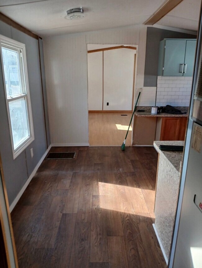 Foto del edificio - 7219 Frost Ave