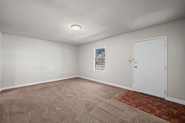 Building Photo - Cozy Home with Bonus Room, Minutes from TTU