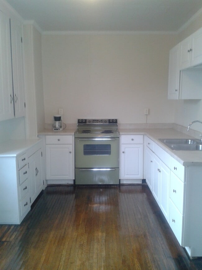 Building Photo - 711 Chestnut St