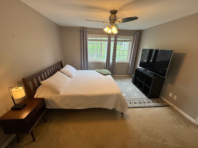 Foto del edificio - 1315 N Van Dorn St