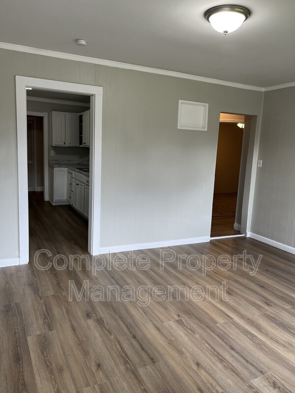 Building Photo - 4011 8th Ave