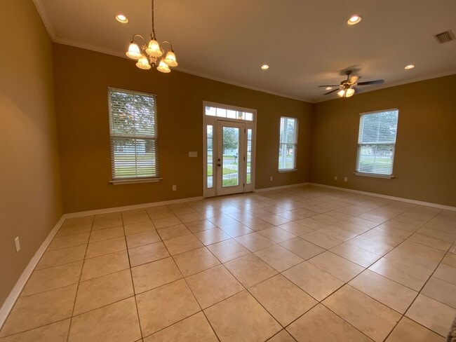 Foto del edificio - 111 Earle Taylor Ln