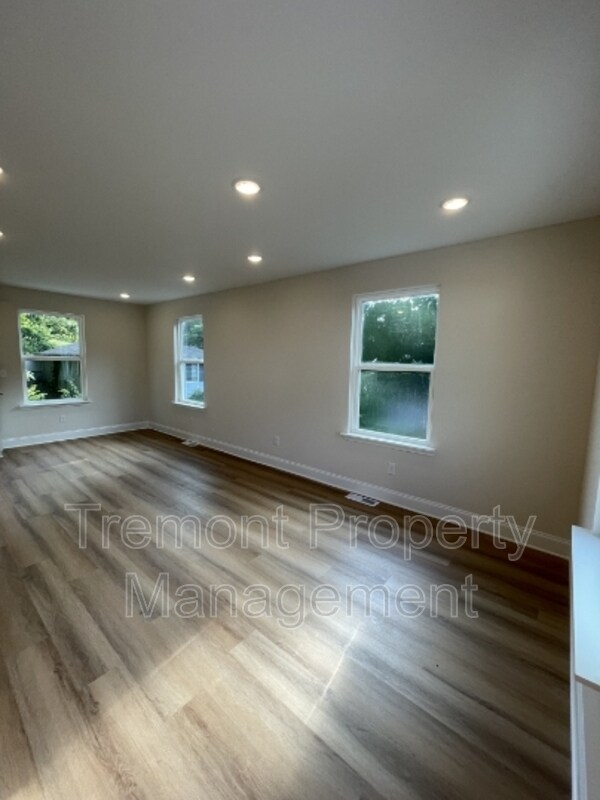 Foto del edificio - 1226 Sholar Ave