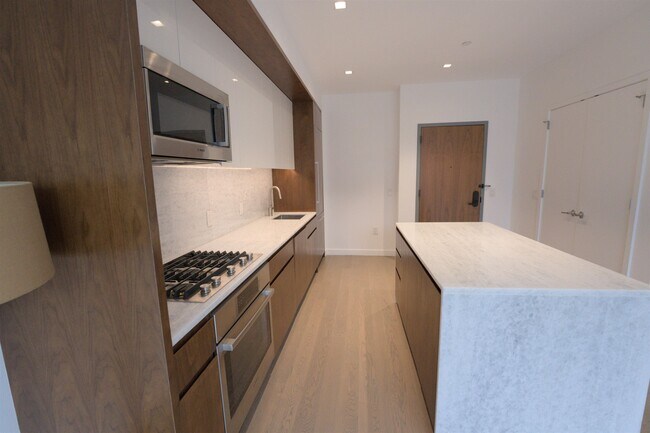 Foto del edificio - 75 Park Ln S