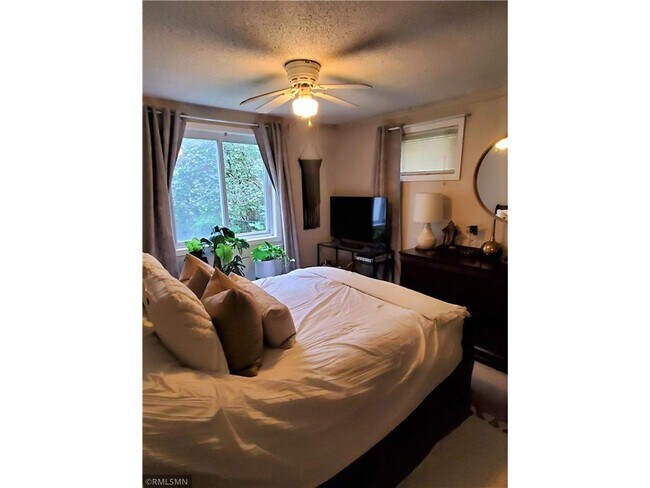 Foto del edificio - 2538 Stinson Blvd NE