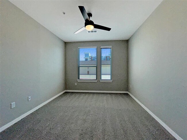 Building Photo - 14935 Moonlight Mist Dr
